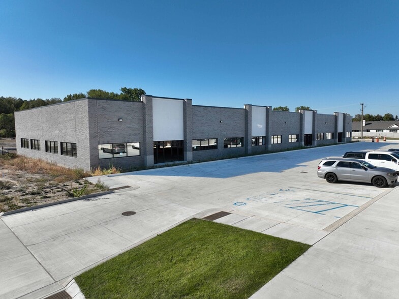 Primary Photo Of 17201 Leone Dr, Macomb Unknown For Lease