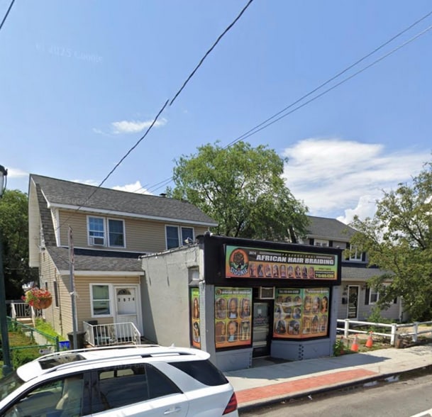 More Photos Of 2074 Grand Ave, North Baldwin Storefront Retail Office For Sale