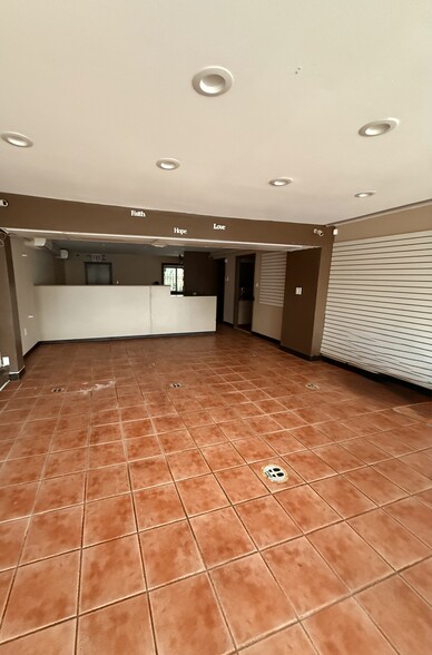 More Photos Of 4564 Bell Blvd, Bayside Apartments For Lease