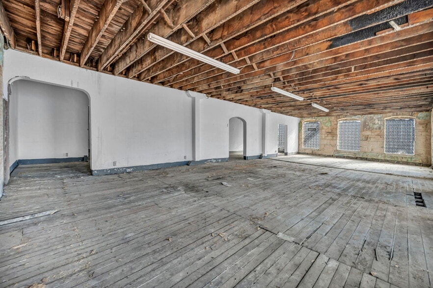 More Photos Of 112-130 Erie St S, Massillon Office For Sale