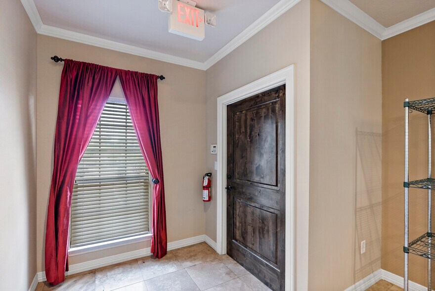 More Photos Of 3030 University Dr E, College Station Medical For Lease