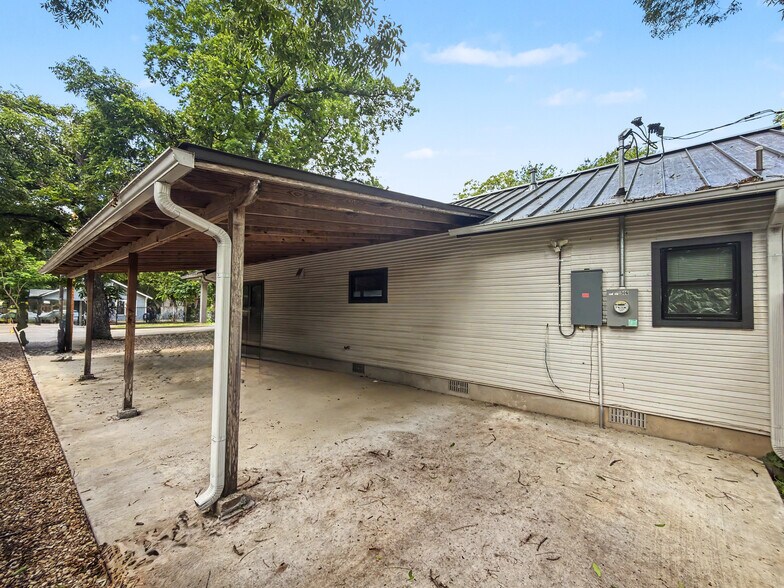 More Photos Of 2506 E Cesar Chavez St, Austin Office For Lease