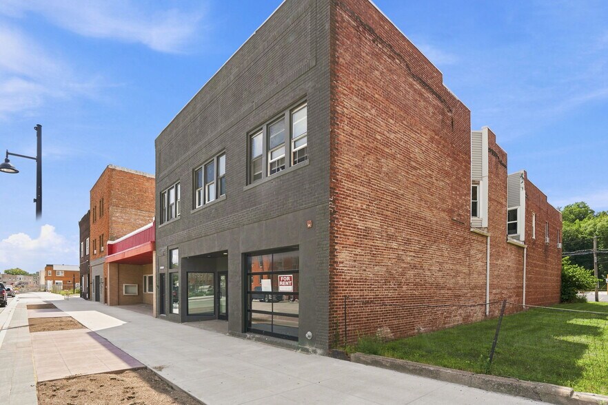 More Photos Of 1014-1016 15th Ave, East Moline Apartments For Sale