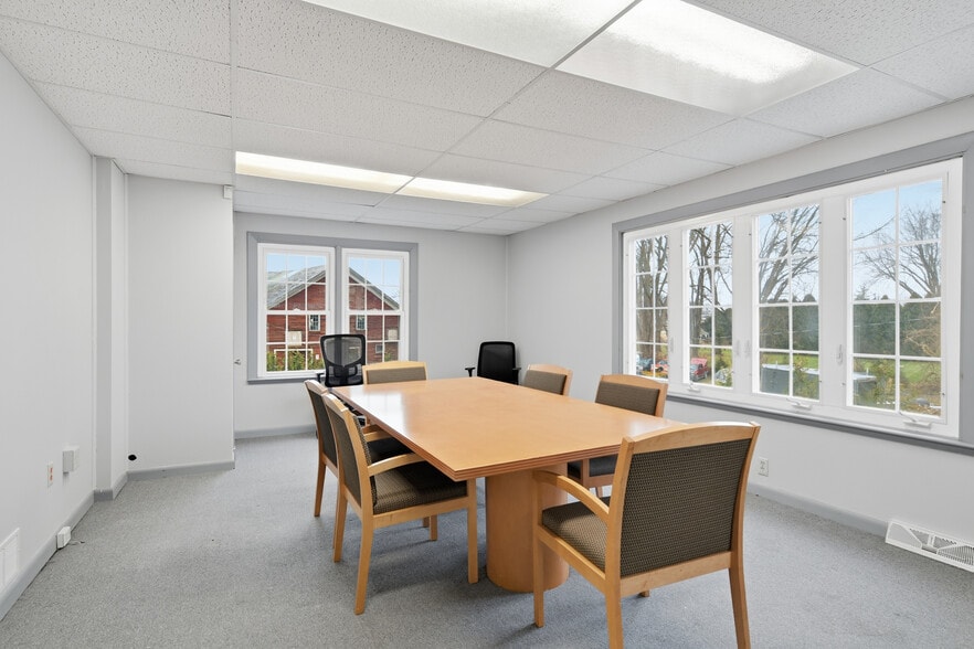 More Photos Of 355 Bridge St, Northampton Office For Lease