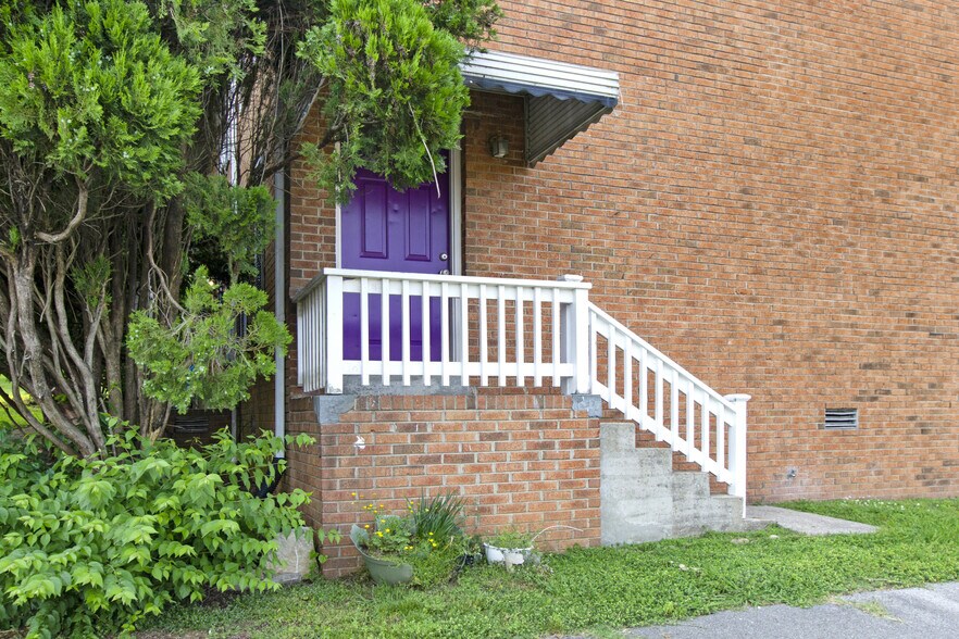 More Photos Of 1012-1032 Hickory Hill Ln, Hermitage Apartments For Sale