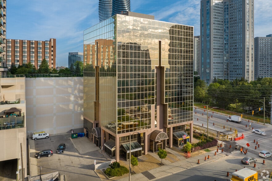 More Photos Of 3660 Hurontario St, Mississauga Office For Lease