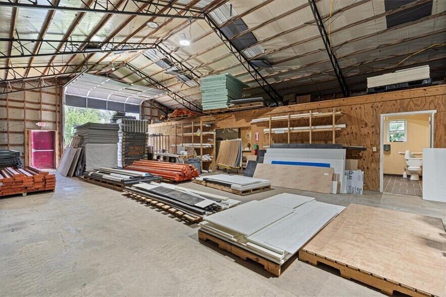 More Photos Of 909 McClure Ave, Lowell Service For Sale