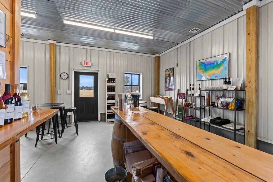 More Photos Of 10 Leeds Junction Rd, Leeds Winery Vineyard For Sale