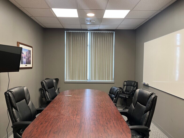 More Photos Of 107 Industrial Park Rd, Story City Warehouse For Sale