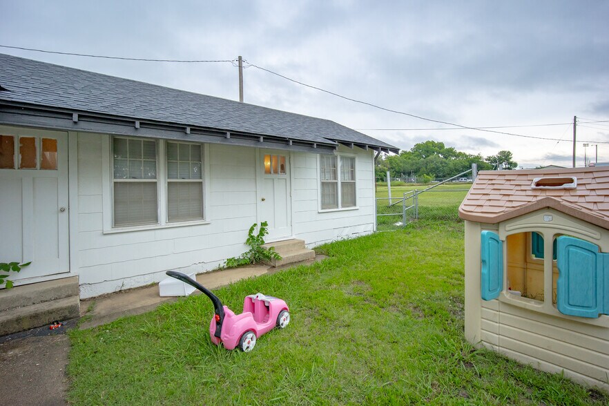 More Photos Of 605 Main st, Velma Religious Facility For Sale