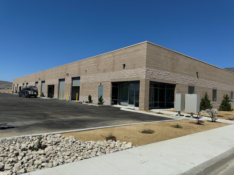 More Photos Of 35 Enterprise Way, Dayton Warehouse For Lease
