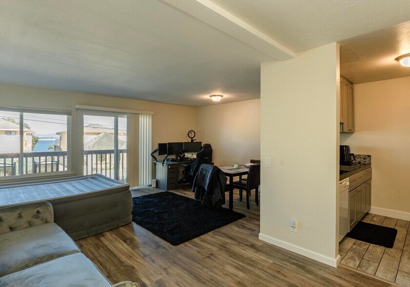 More Photos Of 457 Spencer St, Monterey Apartments For Sale