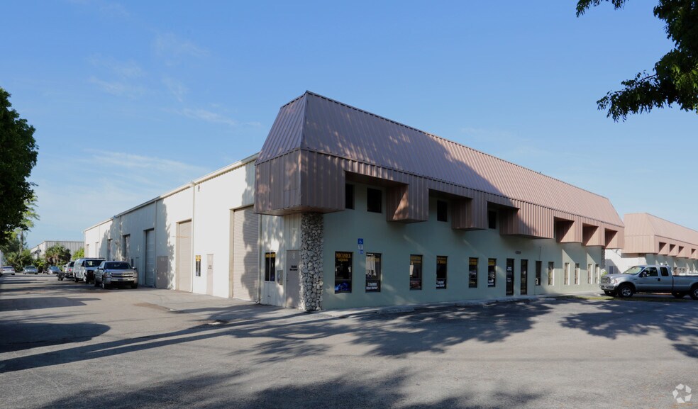 More Photos Of 4284 Enterprise Ave, Naples Manufacturing For Lease