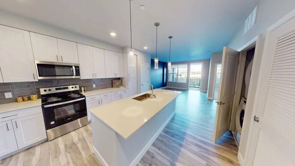 More Photos Of 655 S Sierra Madre St, Colorado Springs Apartments For Lease