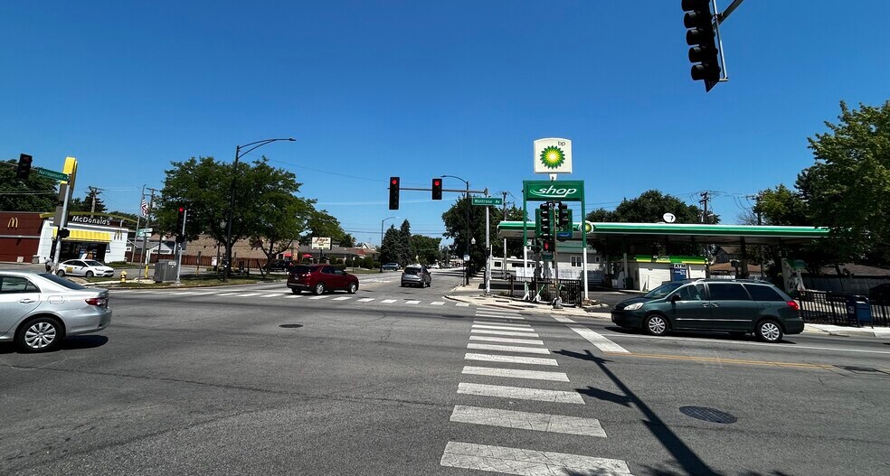 More Photos Of 6350 W Montrose Ave, Chicago Service Station For Sale