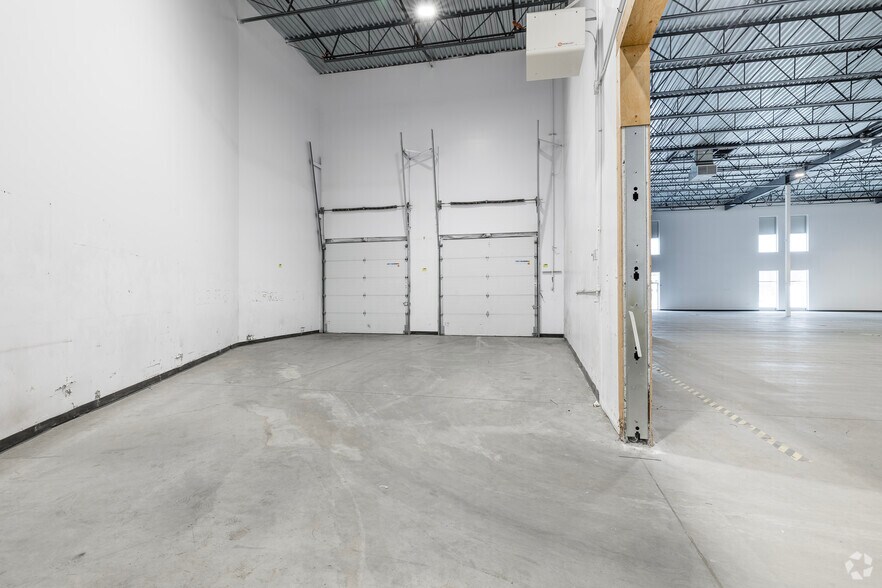 More Photos Of 2044-2082 Rte Transcanadienne, Dorval Unknown For Lease
