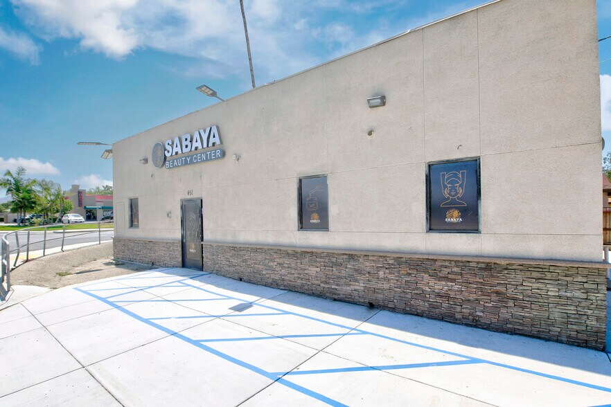 More Photos Of 451 Iowa Ave, Riverside Convenience Store For Sale