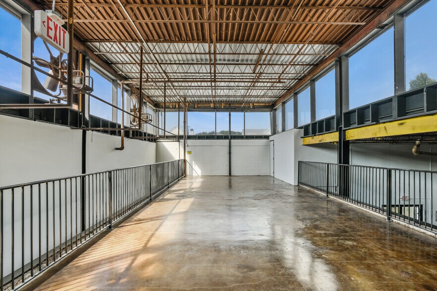 More Photos Of 1429 Fairmont Ave NW, Atlanta Flex For Lease