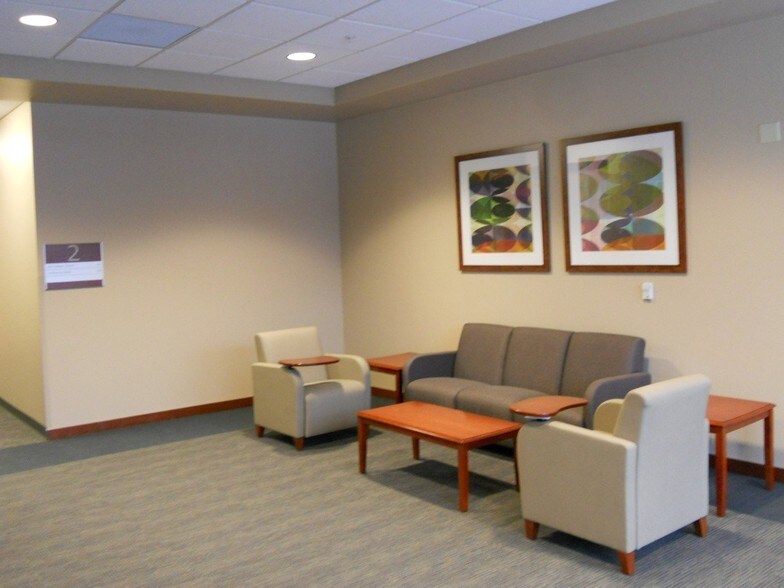 More Photos Of 34 Schroeder Ct, Madison Office For Lease