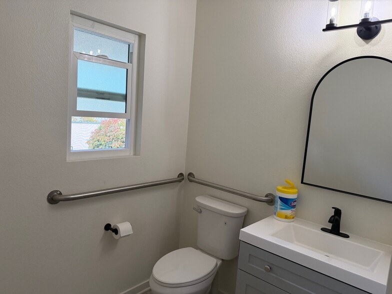 More Photos Of 1457 E Chapman Ave, Fullerton Office For Sale