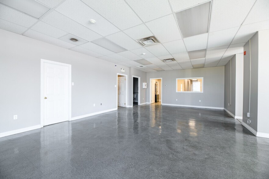 More Photos Of 260 Centre St, Petrolia Warehouse For Sale