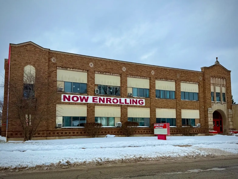 Primary Photo Of 609 N Verlinden Ave, Lansing Schools For Sale