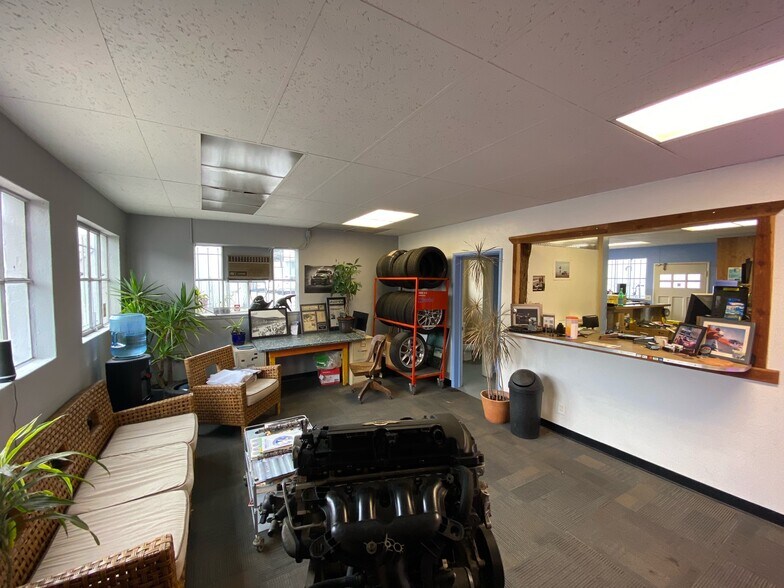 More Photos Of 3425 Ettie St, Oakland Warehouse For Lease