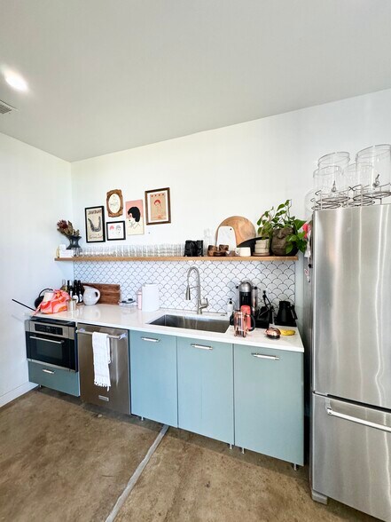 More Photos Of 2530-2532 Converse St, Dallas Light Manufacturing For Sale