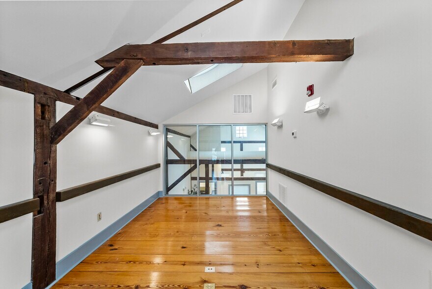 More Photos Of 3 Mapleton Rd, Princeton Office For Sale