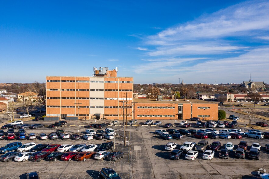 More Photos Of 2901-2915 N Classen Blvd, Oklahoma City Office For Lease