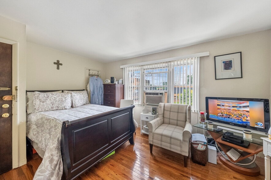 More Photos Of 308 Columbus Pl, New Brunswick Apartments For Sale