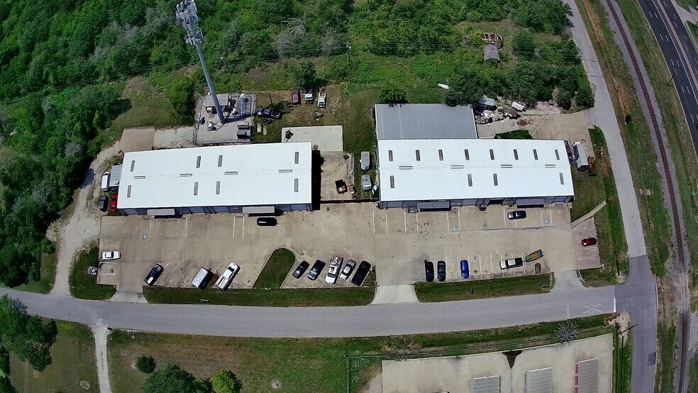 More Photos Of 2900-2906 Cain Rd, College Station Warehouse For Lease