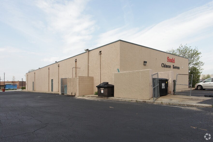 More Photos Of 3321 28th St SE, Grand Rapids Restaurant For Lease