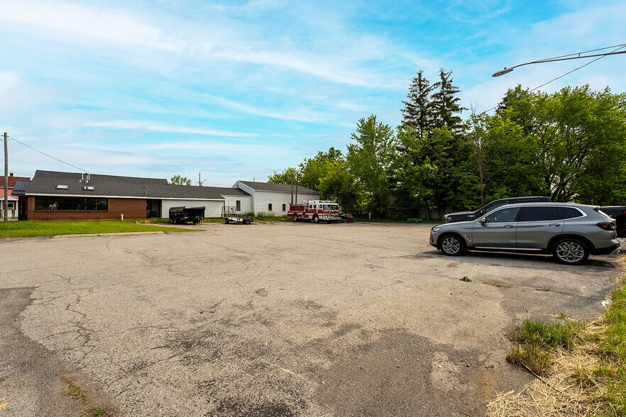 More Photos Of 1486 Abbott Rd, Lackawanna Freestanding For Sale