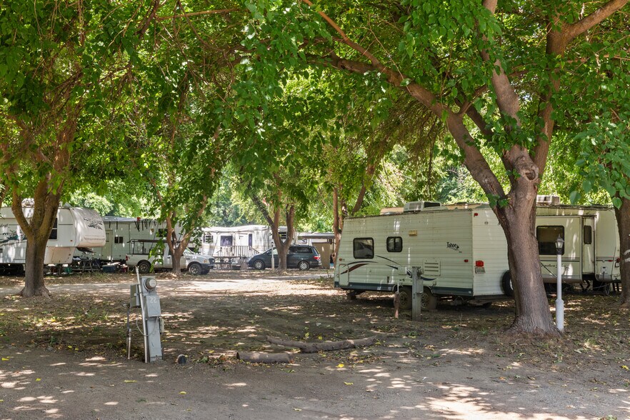 More Photos Of 24680 Hidden Harbor Dr, Los Molinos Manufactured Housing Mobile Home Park For Sale