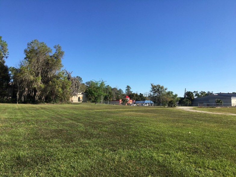 More Photos Of 103 SW 3rd St, Williston Land For Lease