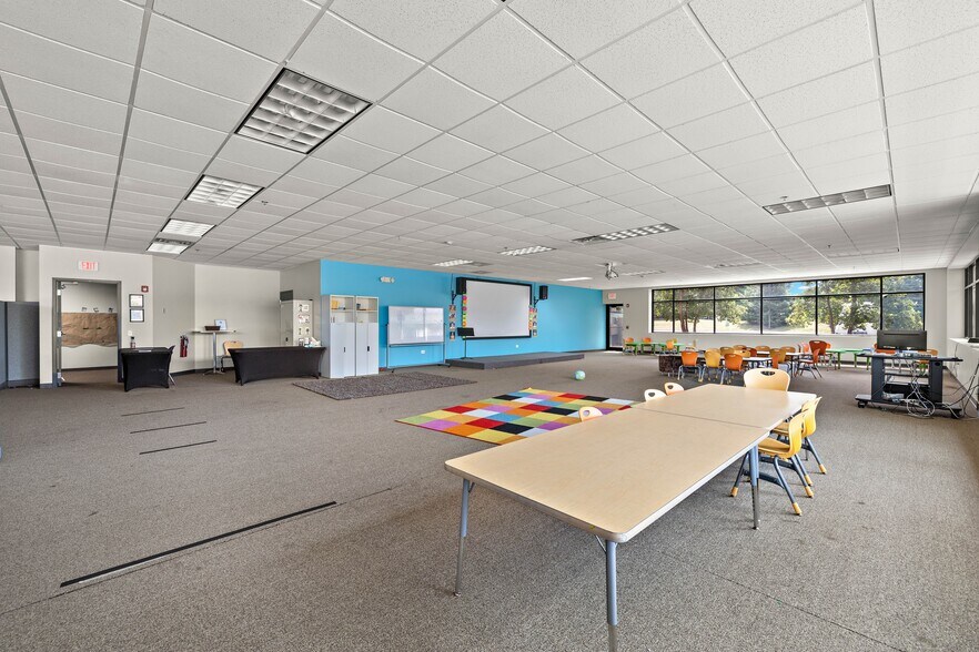 More Photos Of 1231-1251 Windham Pky, Romeoville Office For Sale