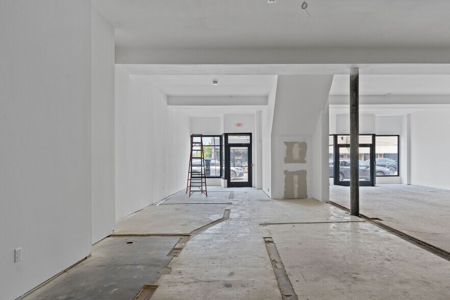 More Photos Of 214-218 Main St, Johnson City Storefront For Lease