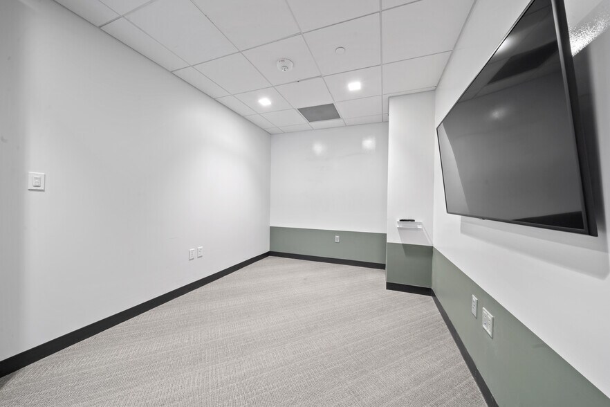 More Photos Of 7620 Guadalupe St, Austin Office For Lease