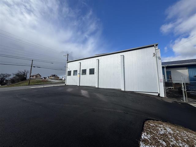 More Photos Of 205 10th St, Fairmont Light Manufacturing For Sale