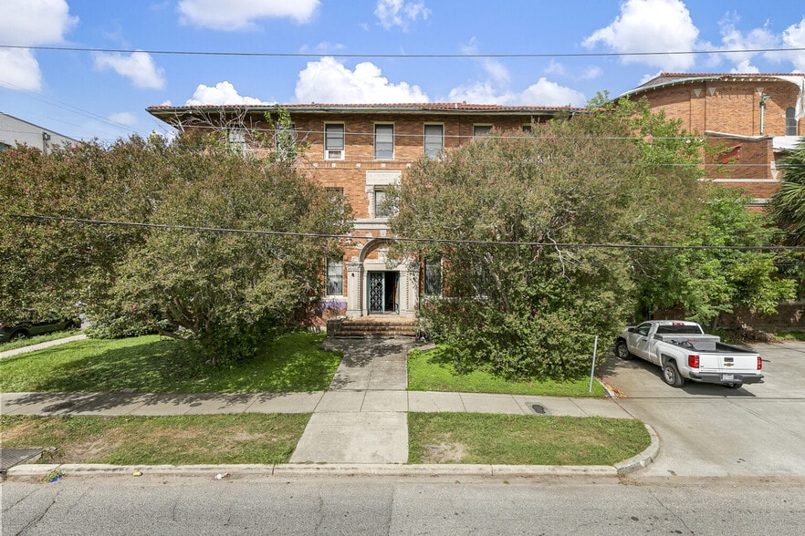 More Photos Of 3220-3222 Canal St, New Orleans Specialty For Sale