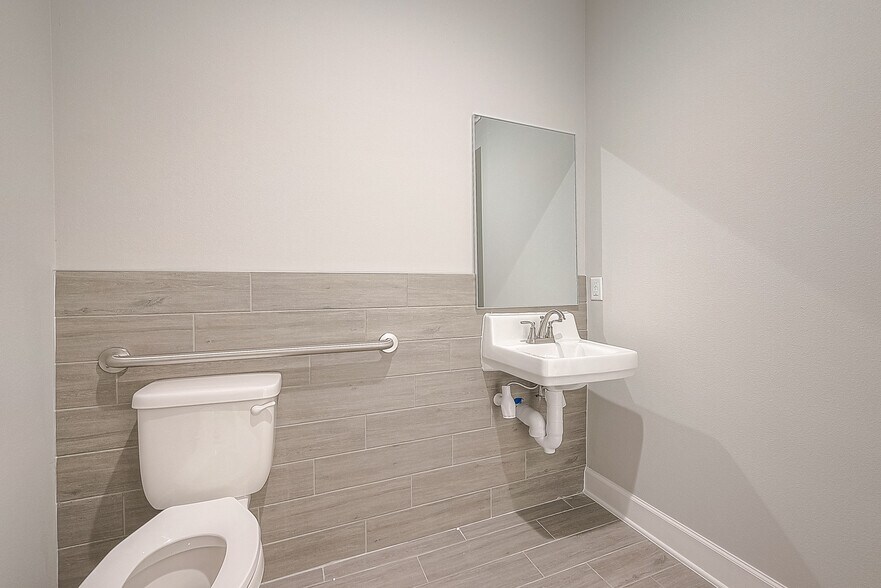 More Photos Of 26717 Westheimer Pky, Katy Office For Sale