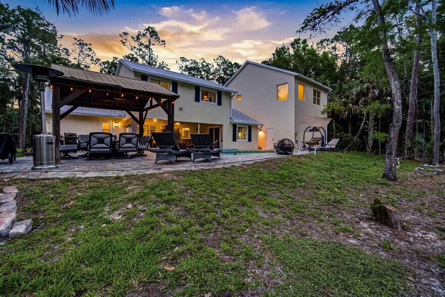 More Photos Of 4120 3rd Ave NW, Naples Apartments For Sale
