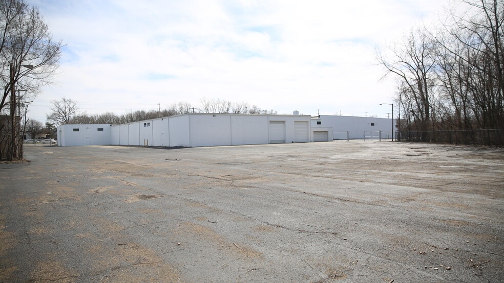 More Photos Of 845 Harrisburg Pike, Columbus Warehouse For Lease