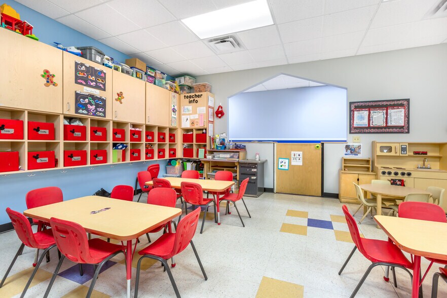 More Photos Of 4250 W Pinnacle Peak Rd, Glendale Daycare Center For Sale