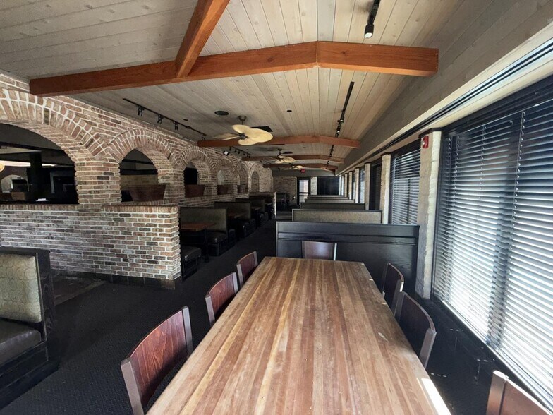 More Photos Of 224 Blanchard St, West Monroe Restaurant For Sale