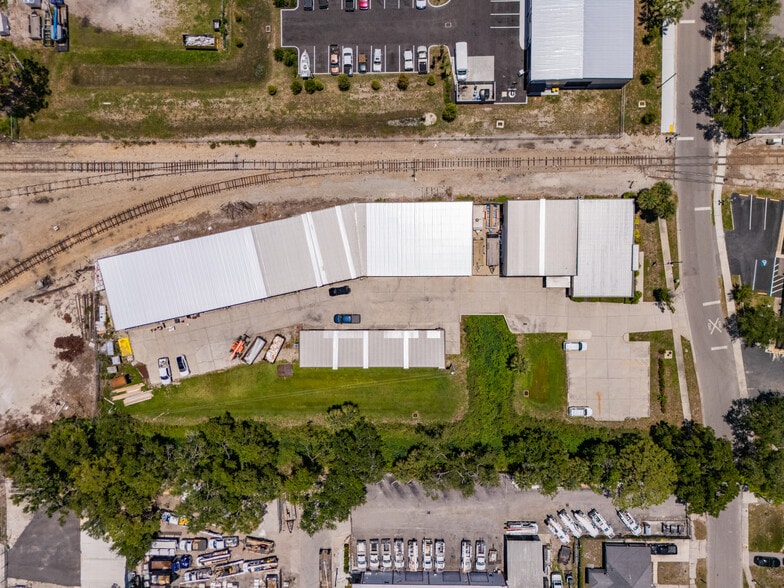 More Photos Of 2221 8th St, Sarasota Warehouse For Lease