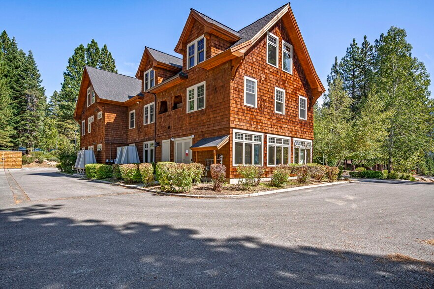More Photos Of 936 Southwood Blvd, Incline Village Loft Creative Space For Sale
