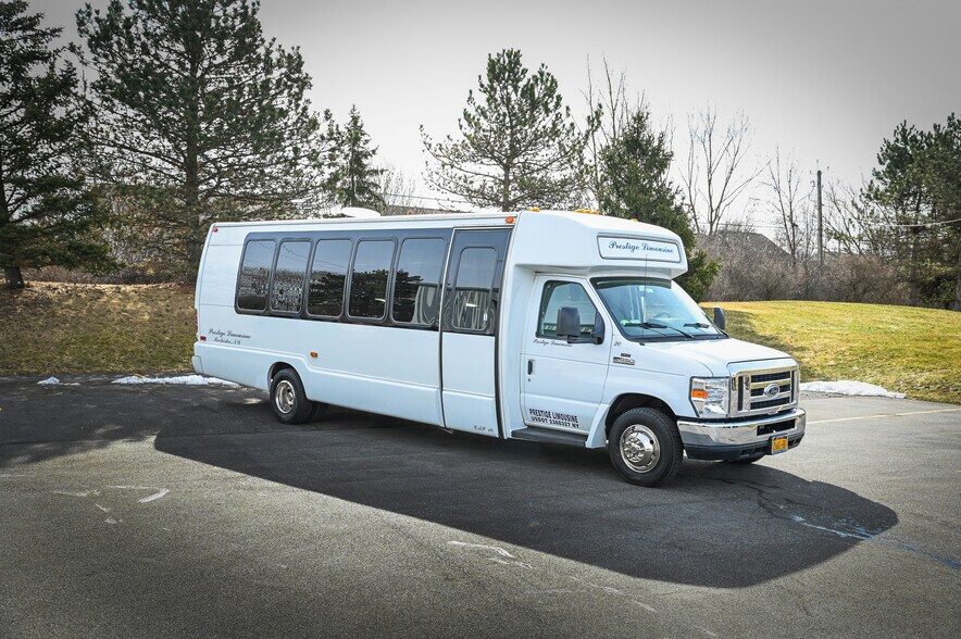 More Photos Of 85 Goodway Dr, Rochester Warehouse For Sale