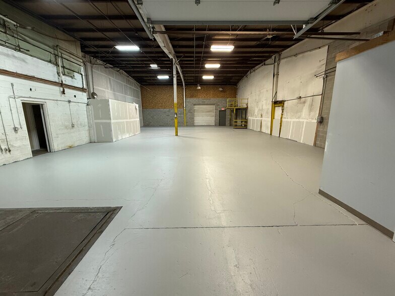 More Photos Of 930 Lafayette Rd, Medina Warehouse For Lease